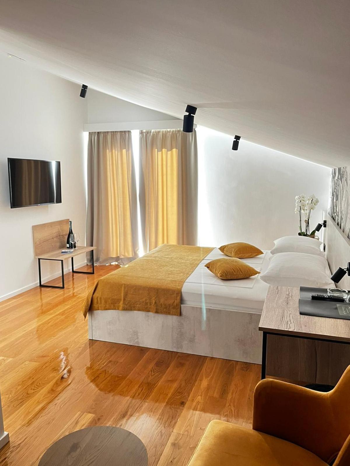 Memori Bed&Breakfast Rab Town Exterior photo